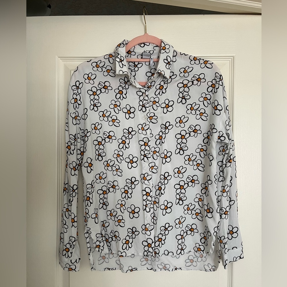 *FREE* Twik unworn button up viscose shirt with daisy print - perfect for office